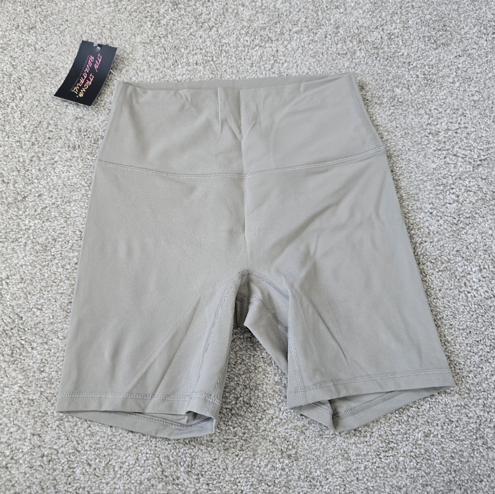 NWT Peachy Athletic Moonstone Malibu Athletic Shorts Sz Medium
